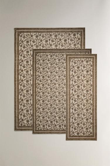 TEPPICH MIT BLUMENMUSTER - Rosa von Zara