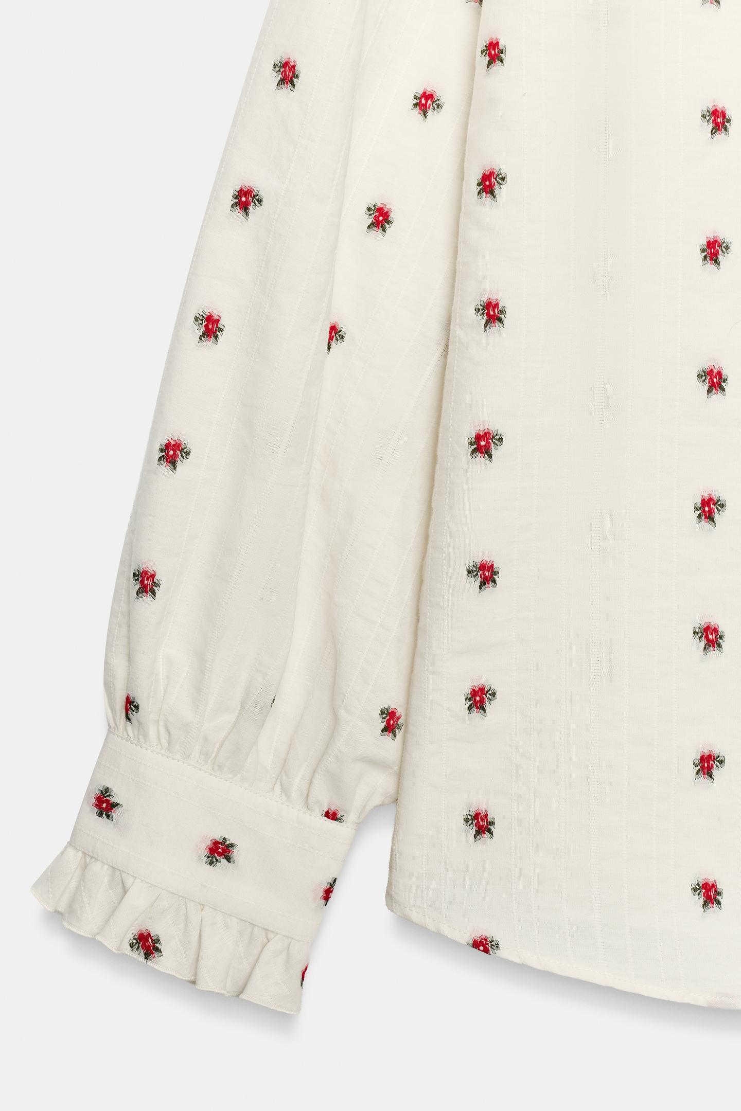 Женская блузка Zara Floral Jacquard Ruffled Blouse, цвет: Экрю / Красный — фото 8