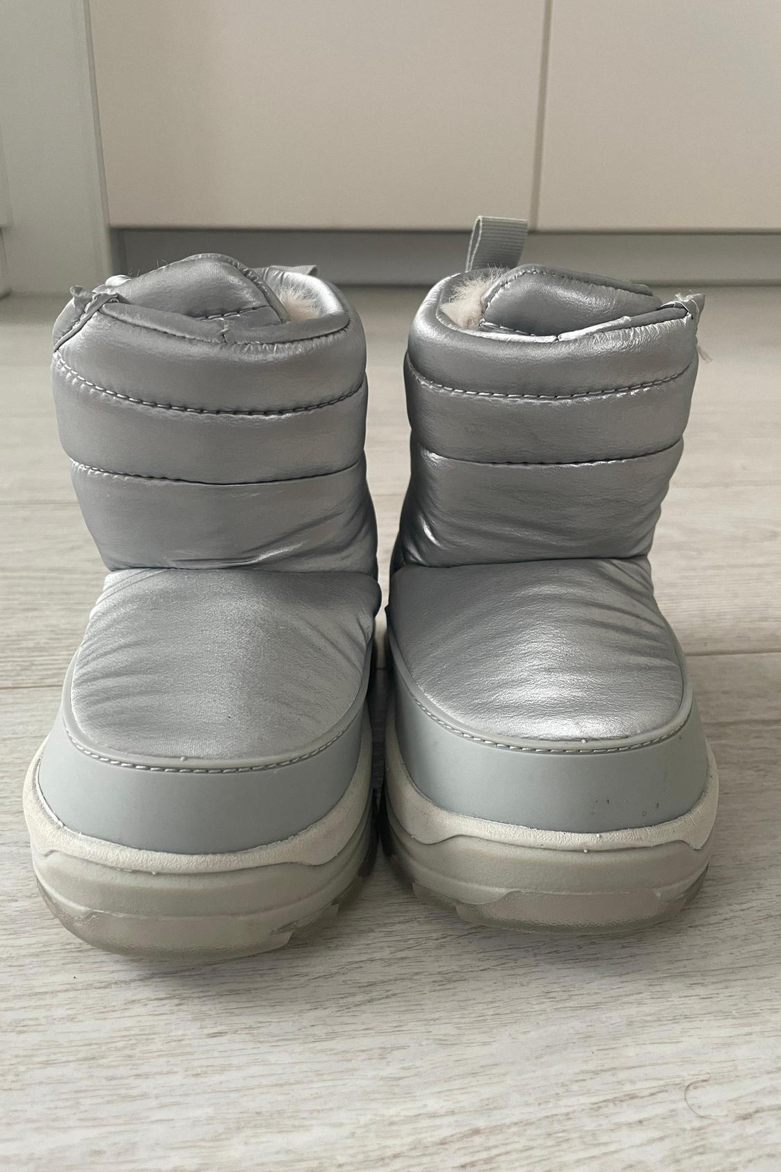 BABY/ METALLIC PADDED BOOTS