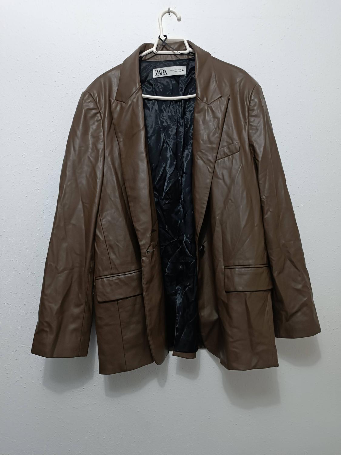 FAUX LEATHER BLAZER WITH POCKETS - Image 2