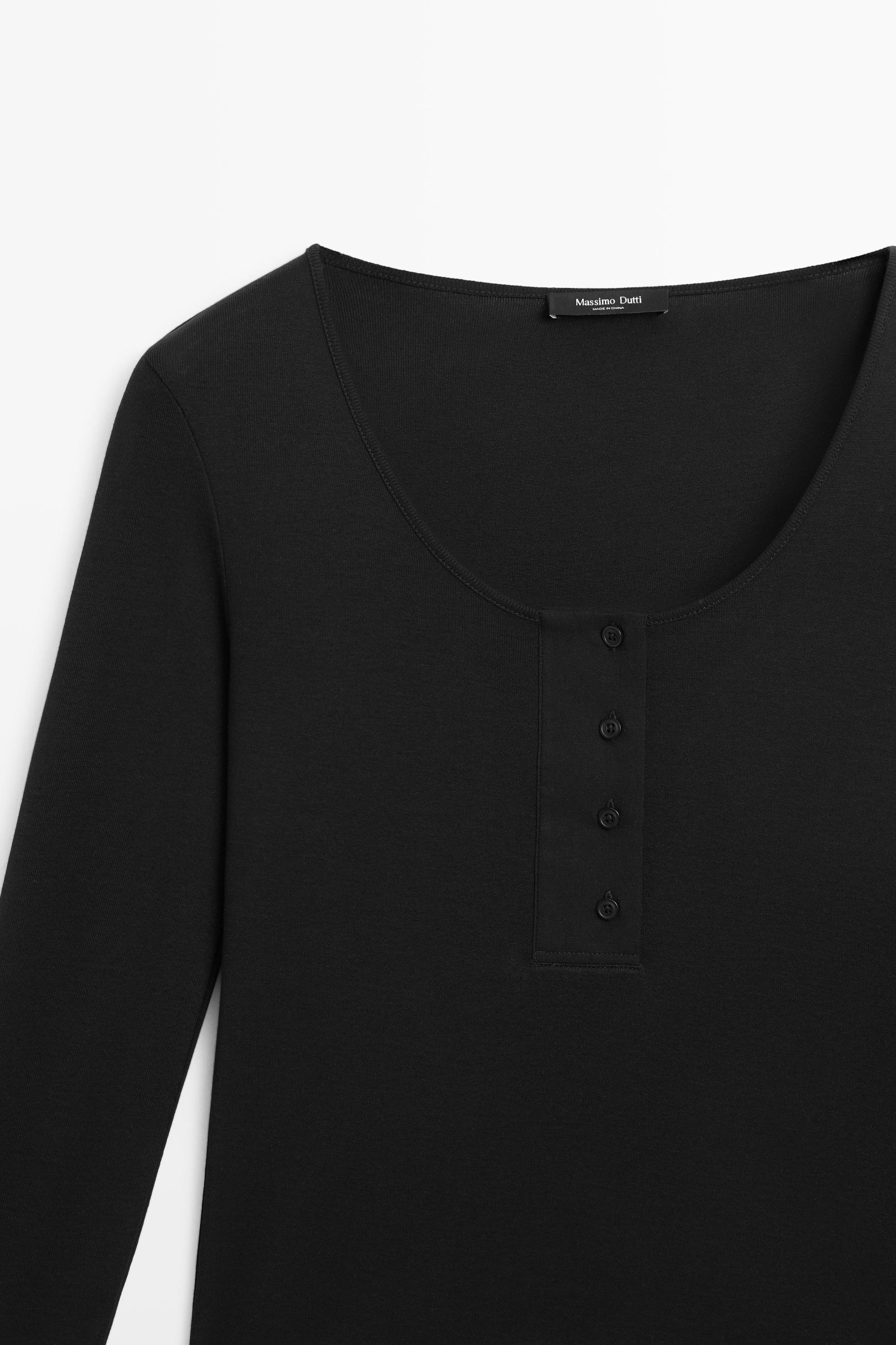 100% cotton button-placket T-shirt