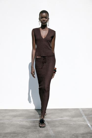 FALDA LARGA TEXTURA - Chocolate de Zara