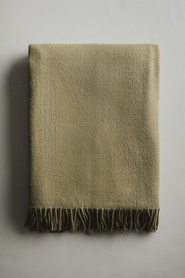 FRINGED DECORATIVE THROW - Green by Zara - Image 4