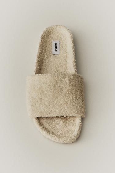 TERRY SLIDERS - بيج الخاص بـ Zara