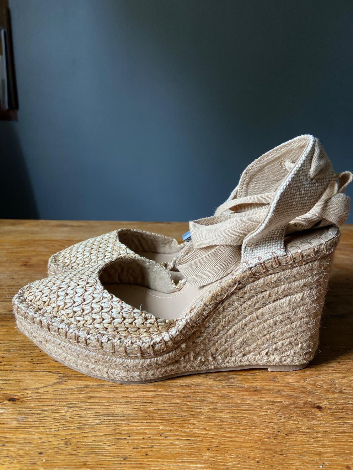 RAFFIA LACE-UP WEDGES - Image 4