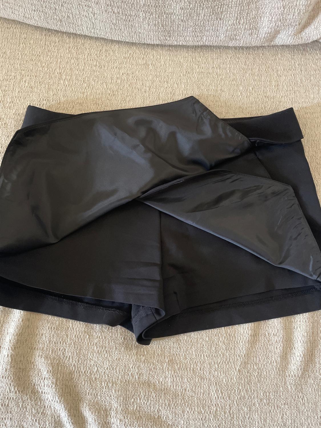 SHORTS - Image 2