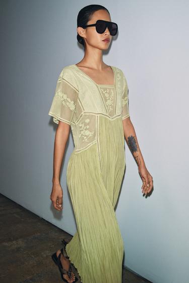 ROBE PLISSÉE BRODERIES ZW COLLECTION - Vert pistache de Zara - Image 1