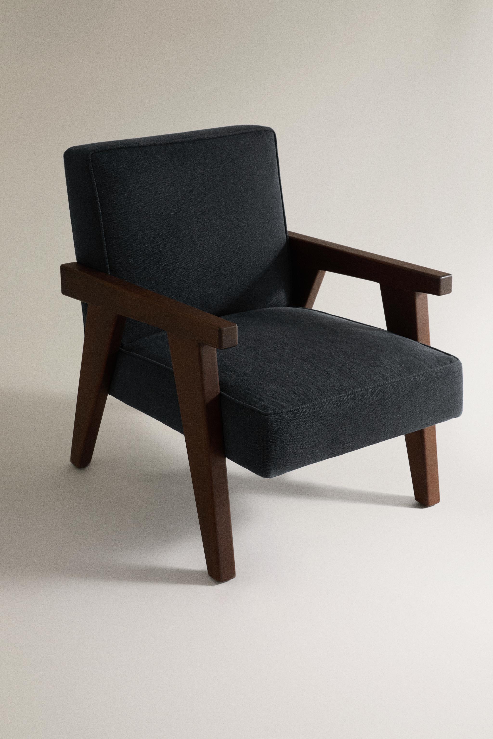 WALNUT UPHOLSTERED LINEN ACCENT CHAIR ZARA HOME BY BLASCO — Petrol blue