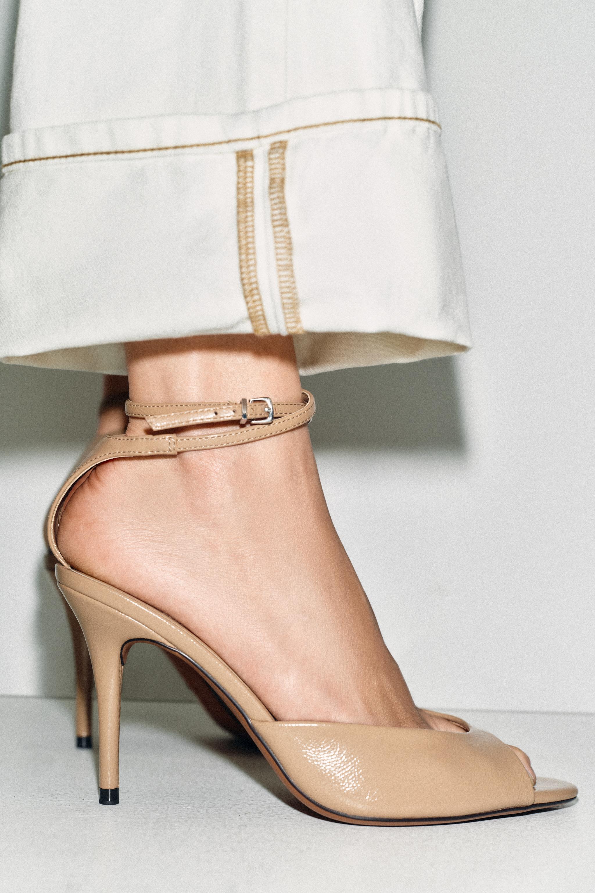 ANKLE STRAP HEELED SANDALS