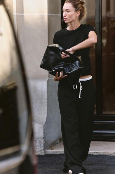 ФУТБОЛКА INTERLOCK С КОРОТКИМИ РУКАВАМИ — ЧЕРНЫЙ от Zara