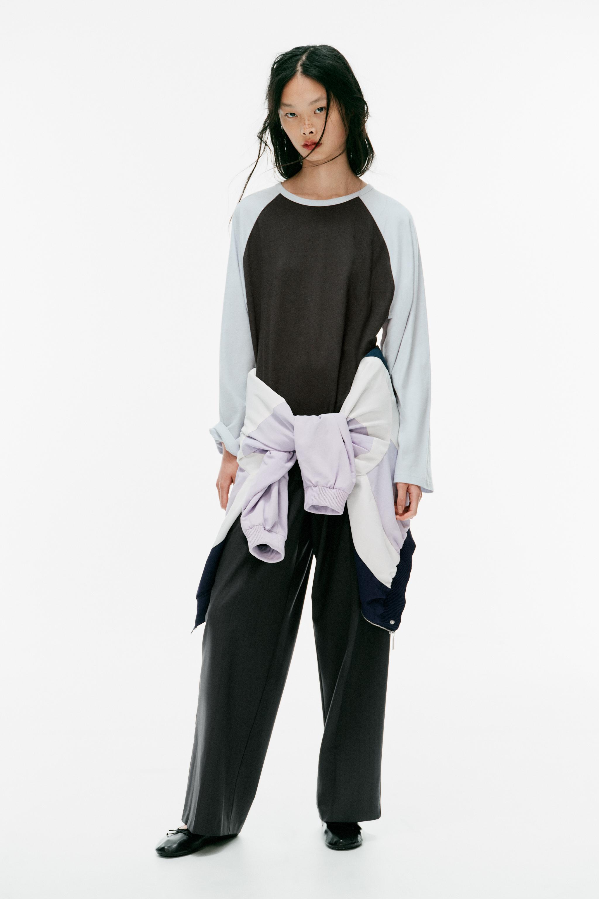 CONTRAST RAGLAN T-SHIRT