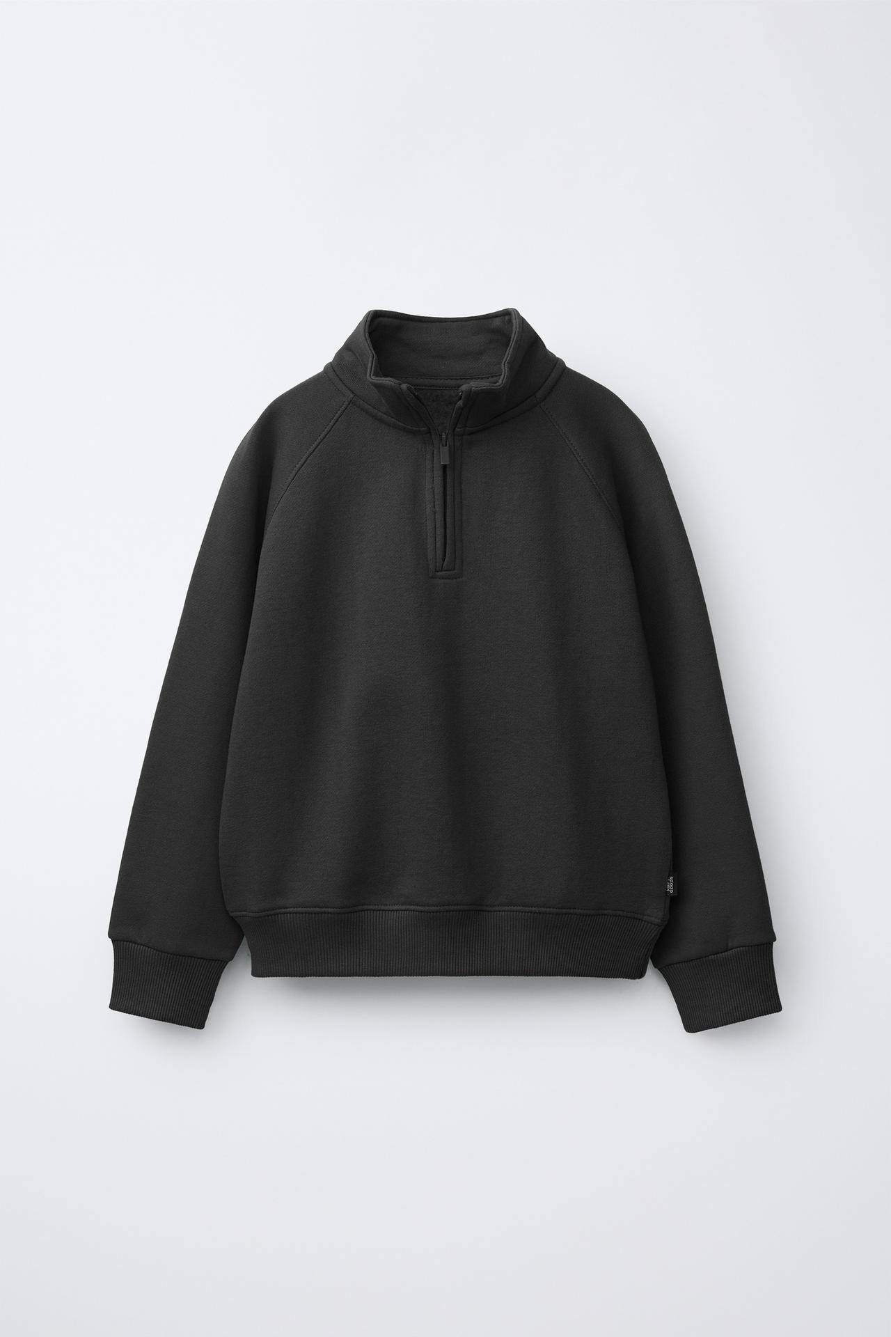 LABEL DETAIL SWEATSHIRT — Black