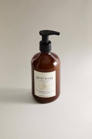 (550 ML) CEDARWOOD, GERANIUM, JUNIPER BERRY EXFOLIANT - White / Pink by Zara - Image 1