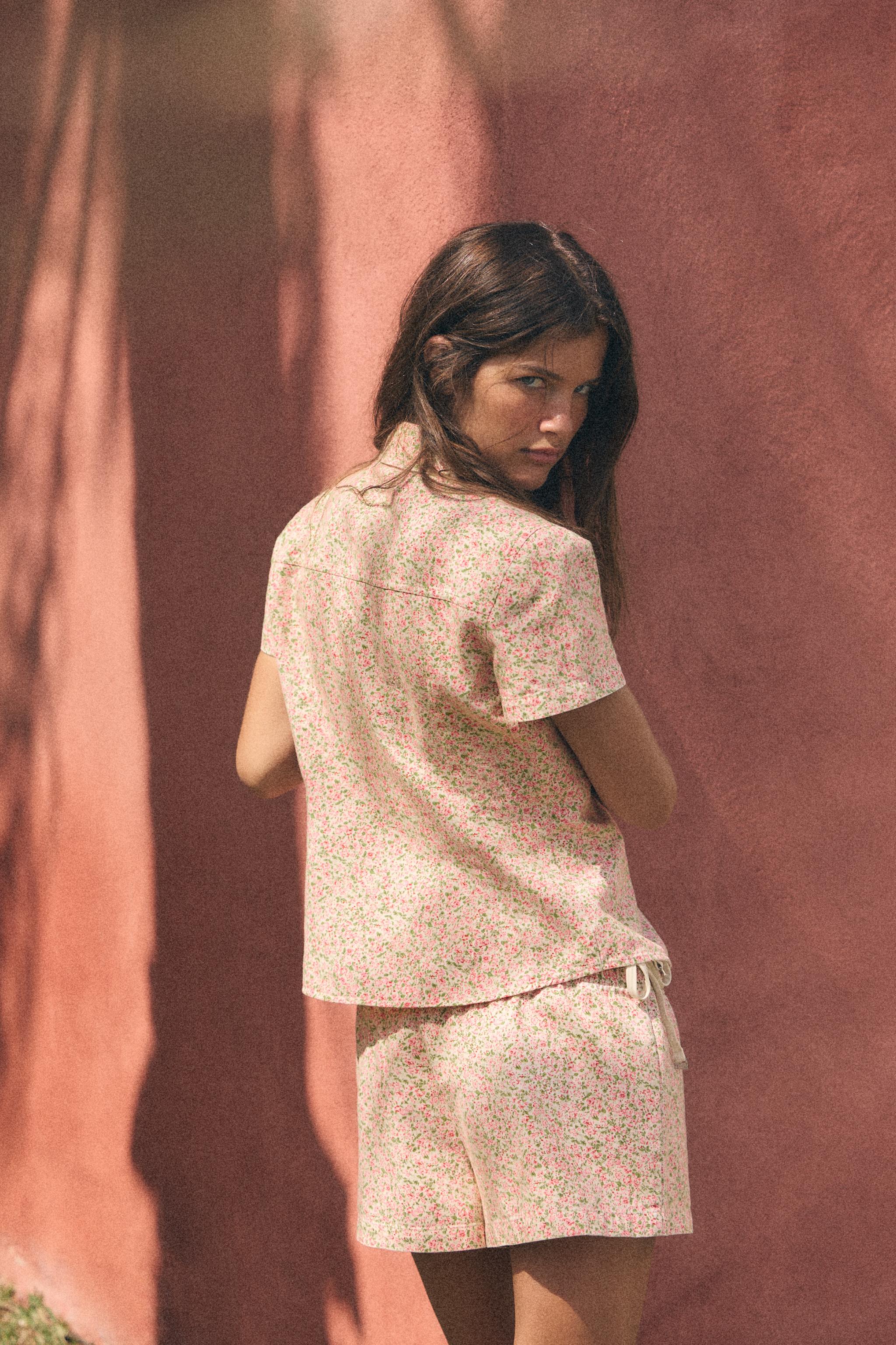 SHORT SLEEVE FLORAL SHIRT