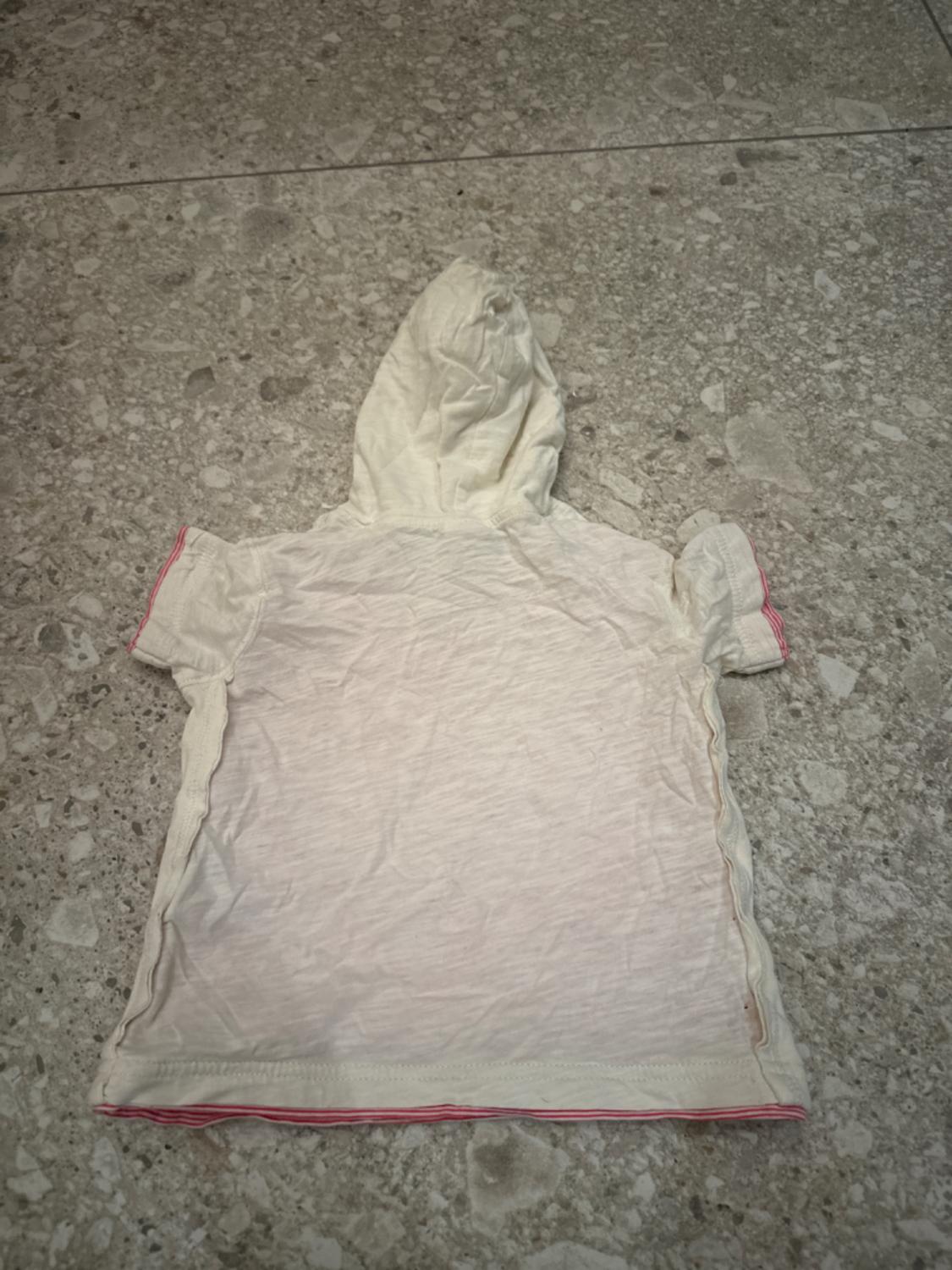 T SHIRT WITH HOOD AND UNDER SHIRT - Image 2