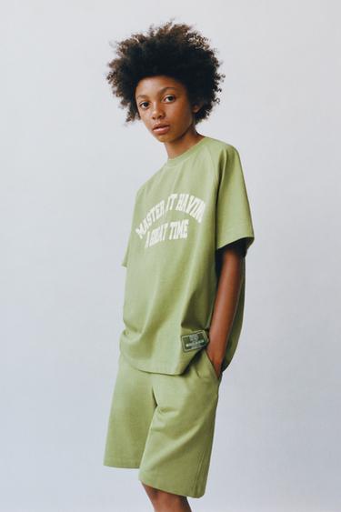 ENSEMBLE T-SHIRT ET BERMUDA À INSCRIPTION IMPRIMÉE - Vert clair de Zara