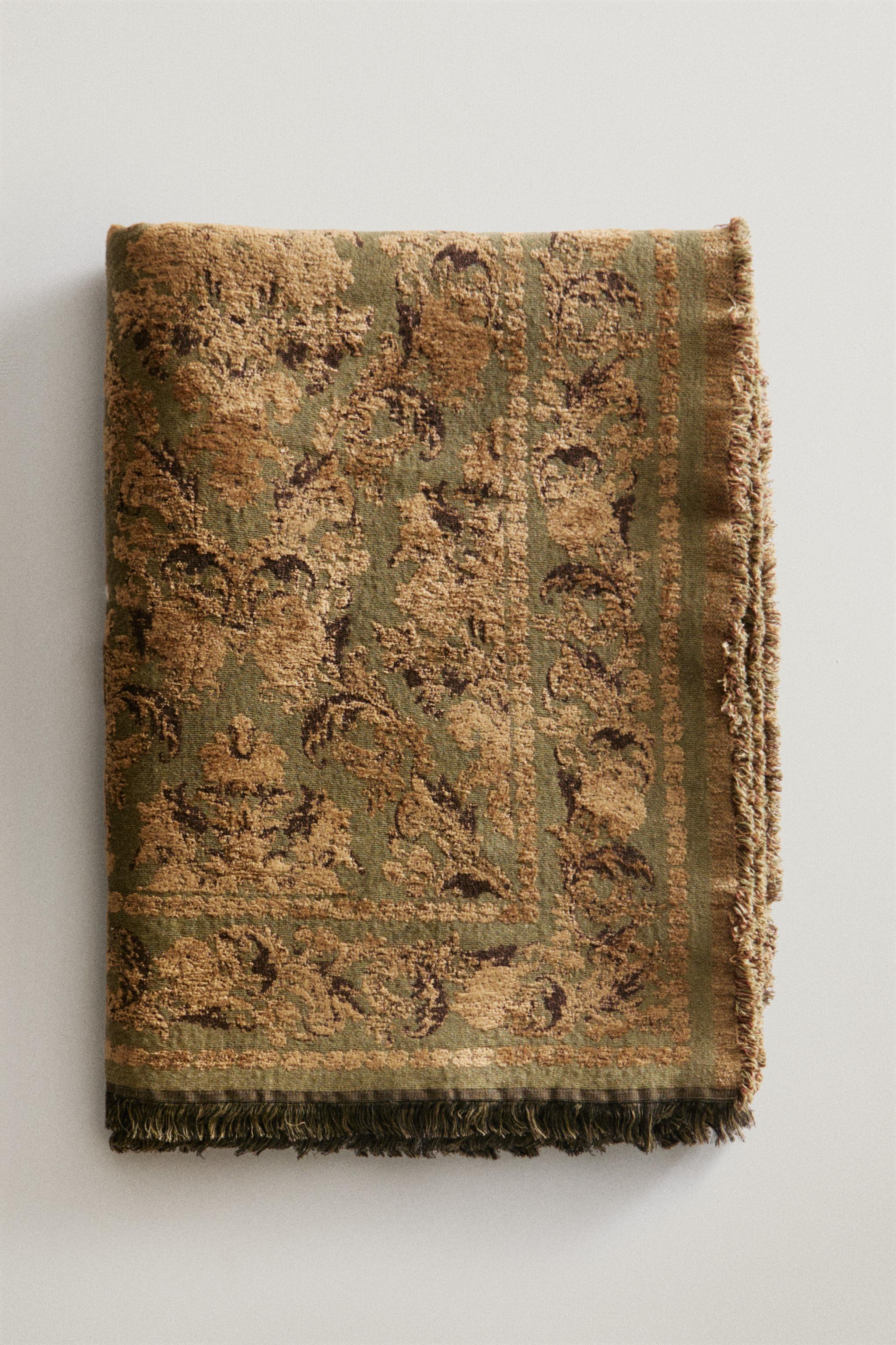 COUVERTURE JACQUARD CHENILLE