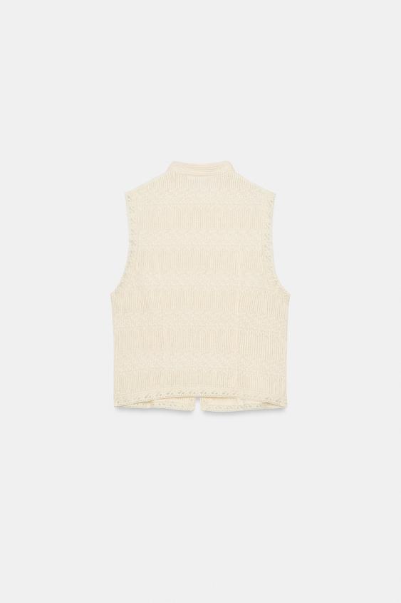 GILET PLISSÉ À BRANDEBOURGS - Jaune clair de Zara - Image 4