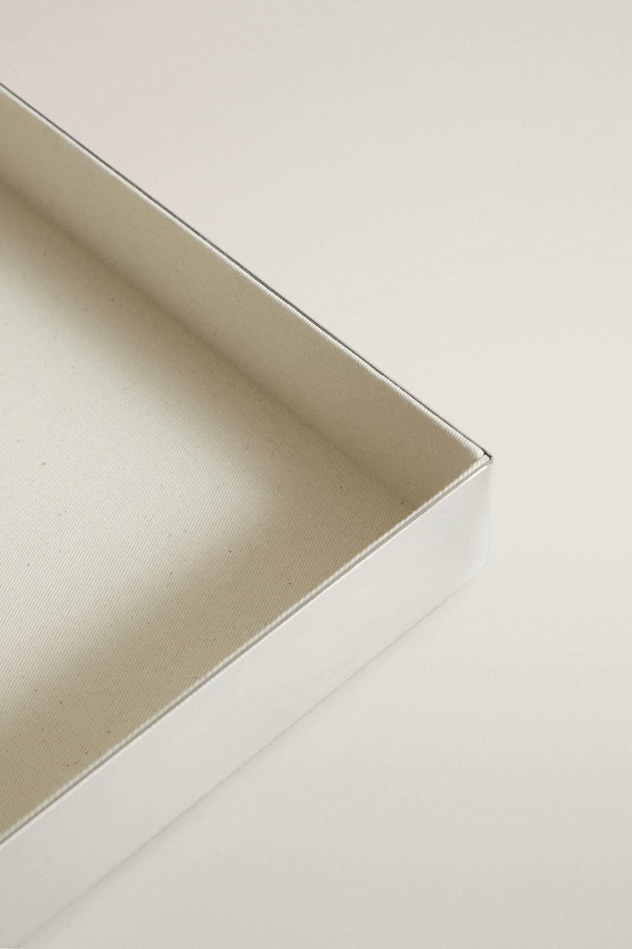 METAL AND FABRIC ORGANIZER TRAY — Silver