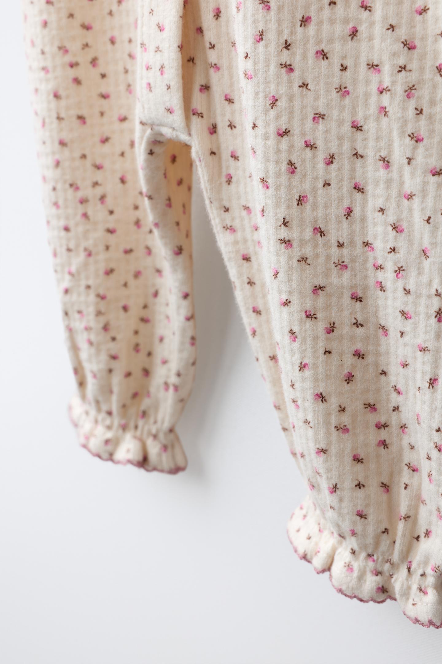 Детский комбинезон Zara Textured Floral Jumpsuit with Embroidered Collar, цвет: Пастельный розовый — фото 5