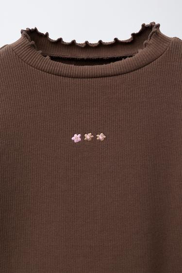 RIBBED T-SHIRT WITH EMBROIDERED DETAIL - Chocolate brown by Zara