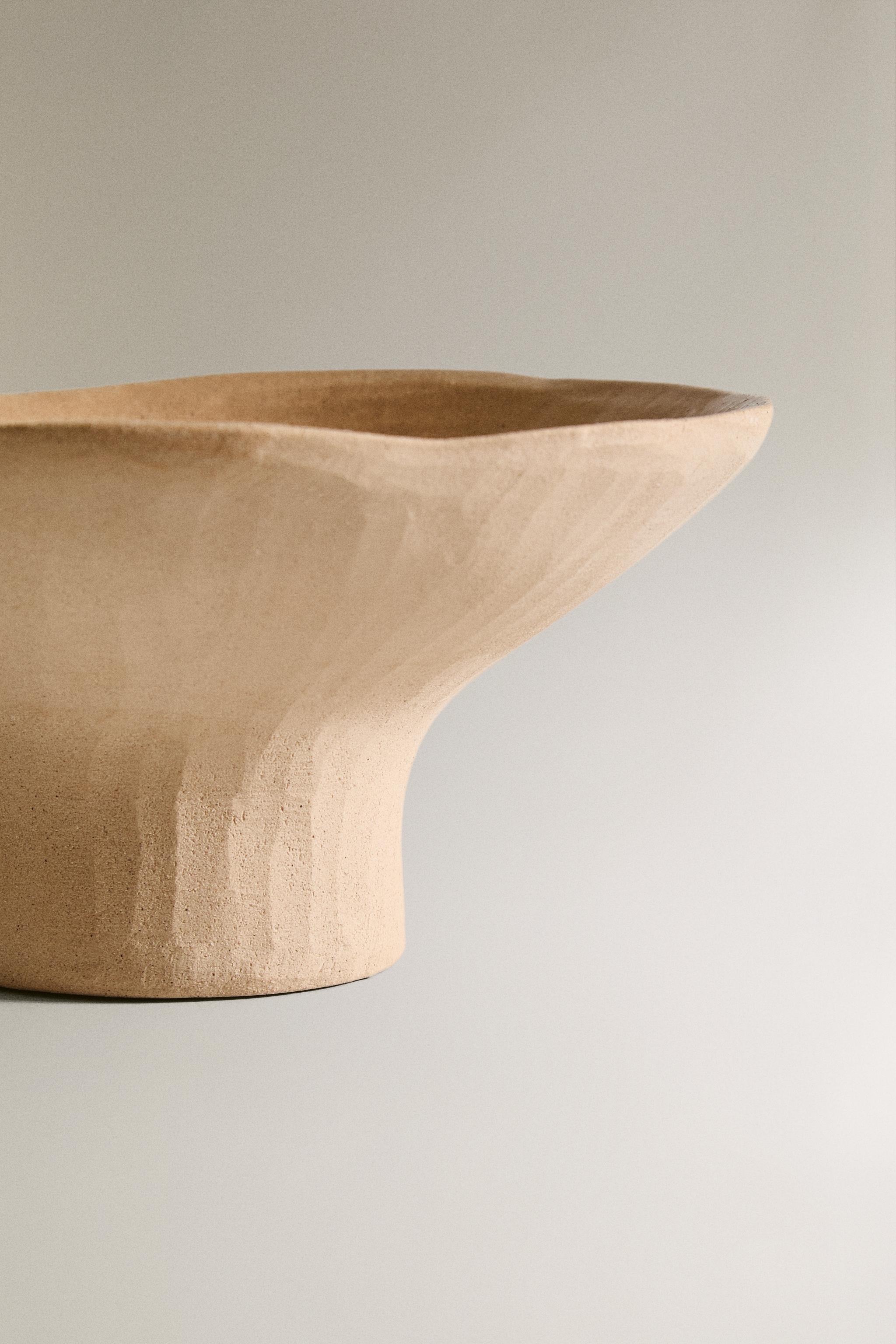 IRREGULAR CERAMIC BOWL WITH STAND