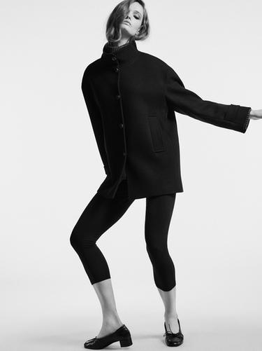 Manteau boutonné à col montant en laine mélangée - Noir de Zara