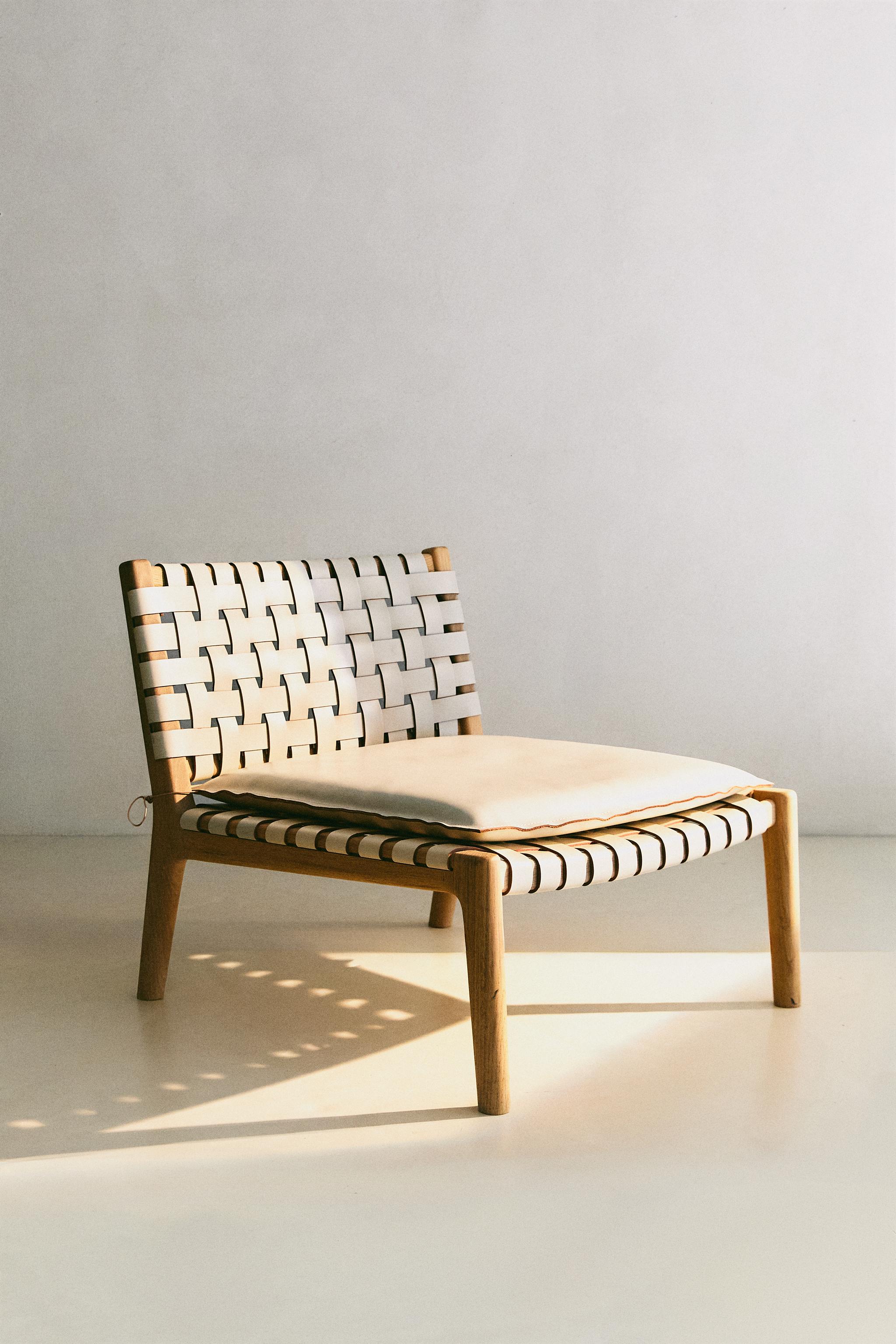 LOUNGE CHAIR 01 — Cream