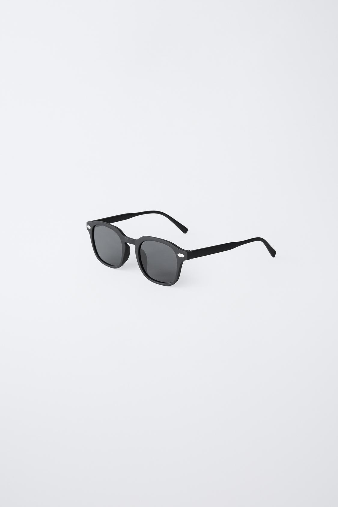 SUNGLASSES WITH RUBBERIZED FINISH