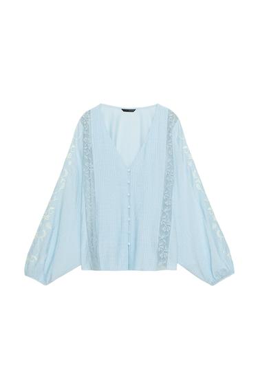 بلوزة بتطريزات متباينة - أزرق باستيل الخاص بـ Zara