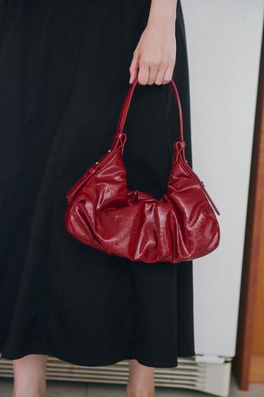 BOLSO FRUNCIDO EFECTO CRAQUELADO - Rojo de Zara