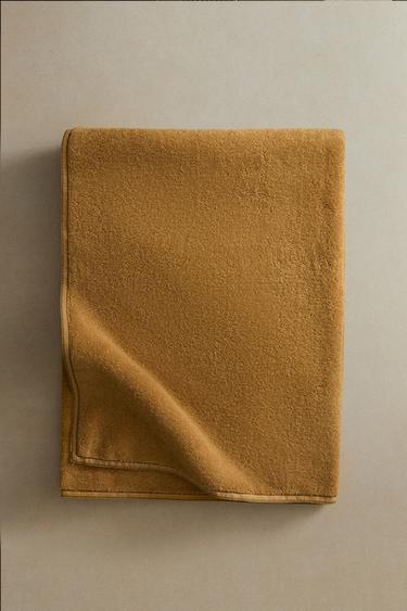 BADEHANDTUCH MIT DOPPELTER ZIERNAHT - Curry von Zara