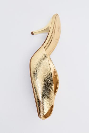 METALLIC-EFFECT SANDALS - Gold by Zara