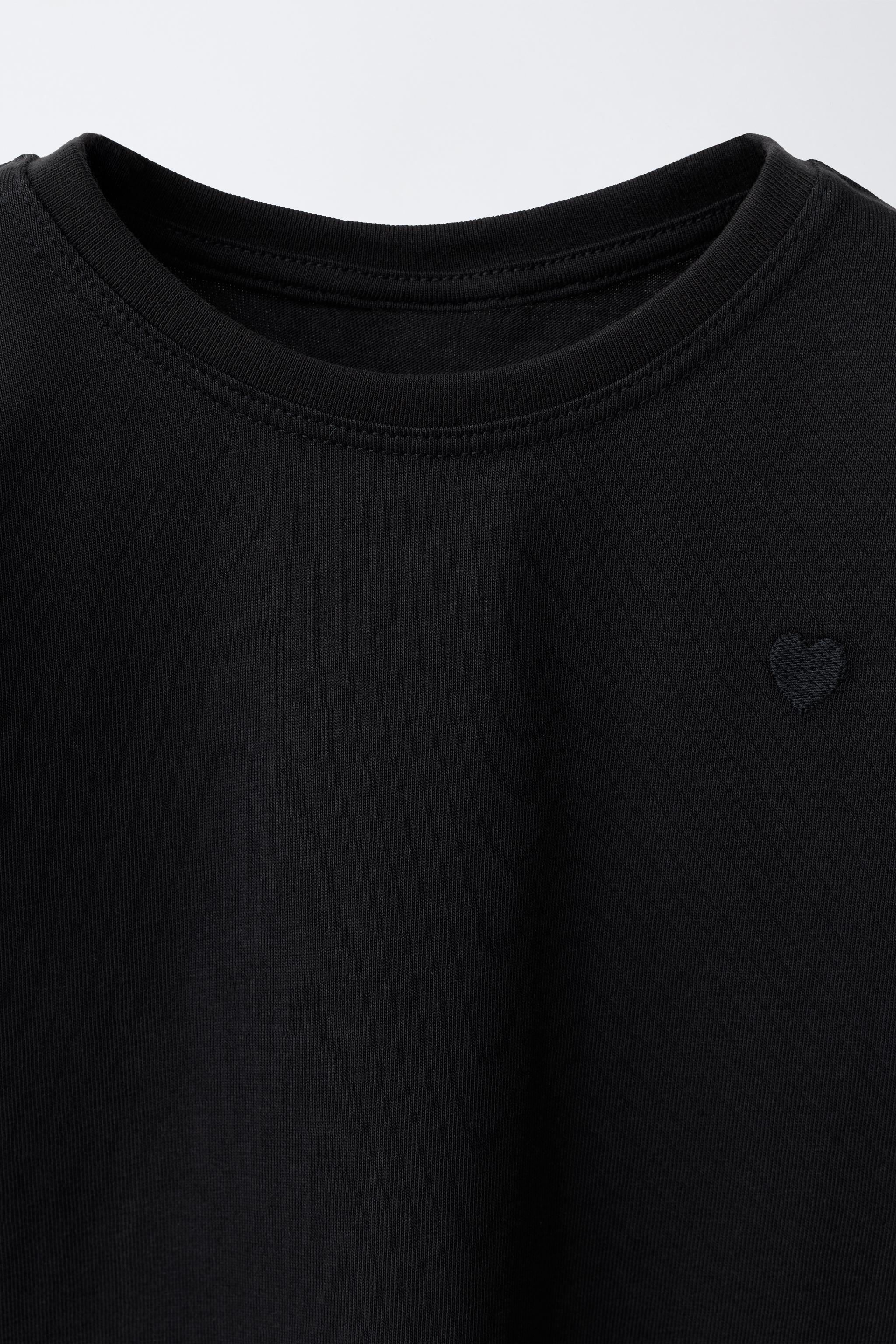 EMBROIDERED HEART PLAIN T-SHIRT
