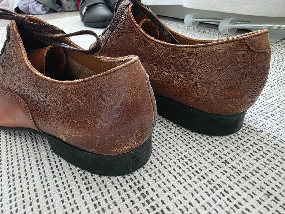TAN BROWN EMBOSSED LEATHER SHOES - Image 4