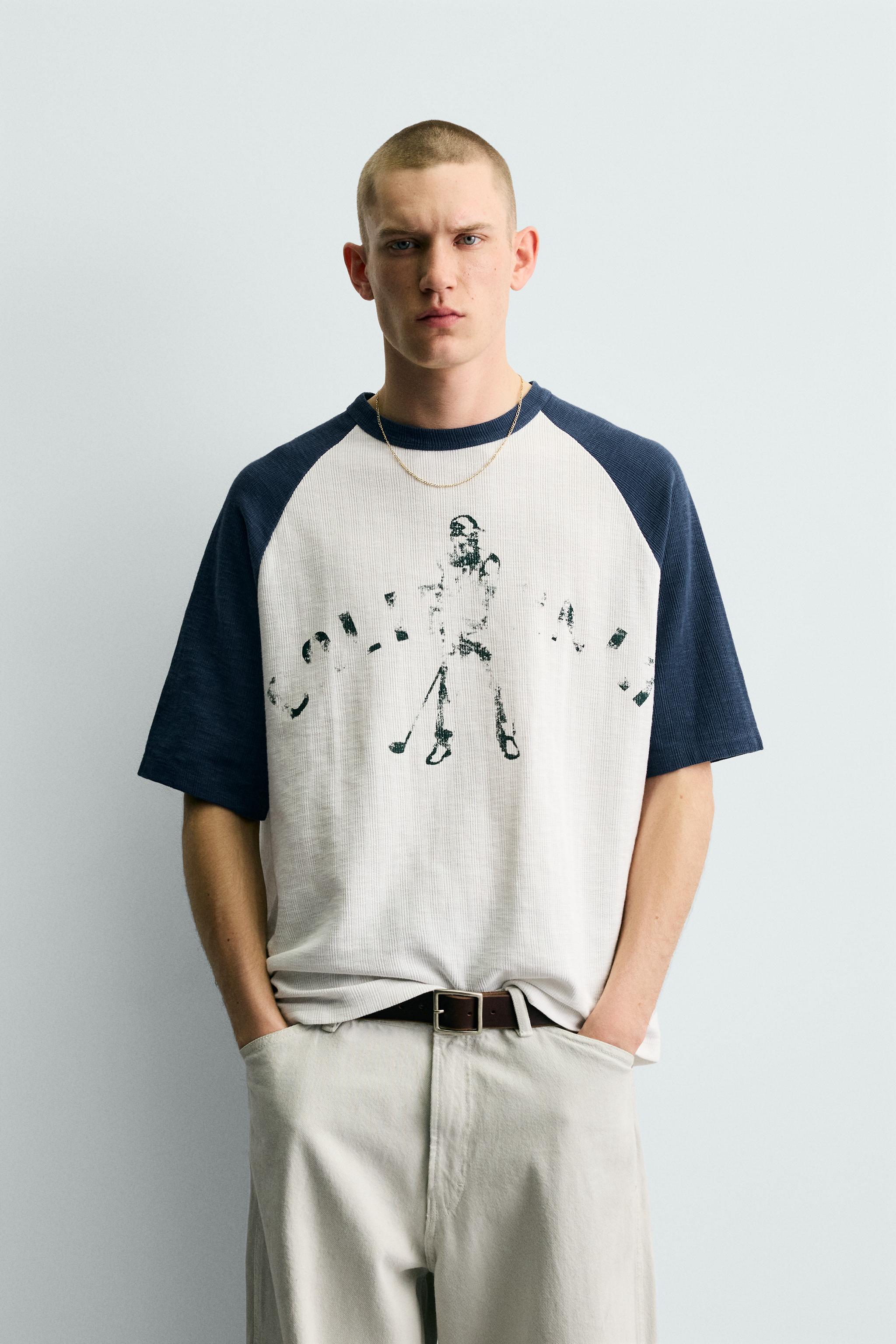 T-SHIRT EN MAILLE COLOR BLOCK IMPRIMÉ