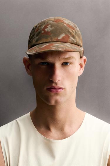 CASQUETTE TECHNIQUE LÉGÈRE À IMPRIMÉ ABSTRAIT - Imprimée de Zara - Image 0