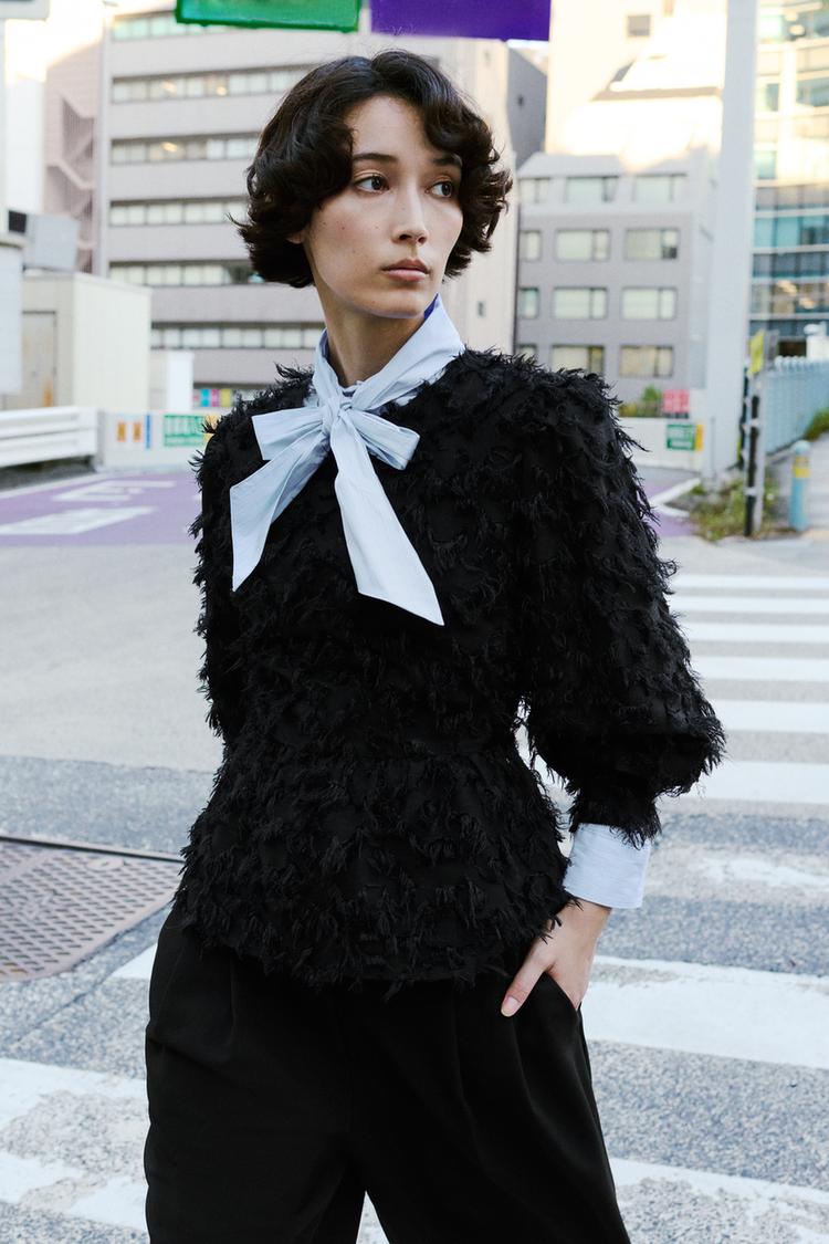FRAYED BLOUSE