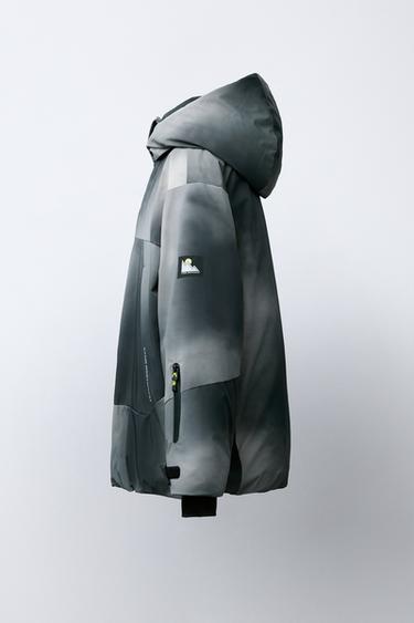 Bunda s odepínací kapucí TIE DYE voděodolná a větruodolná systém RECCO® lyžařská kolekce - Šedá od Zara