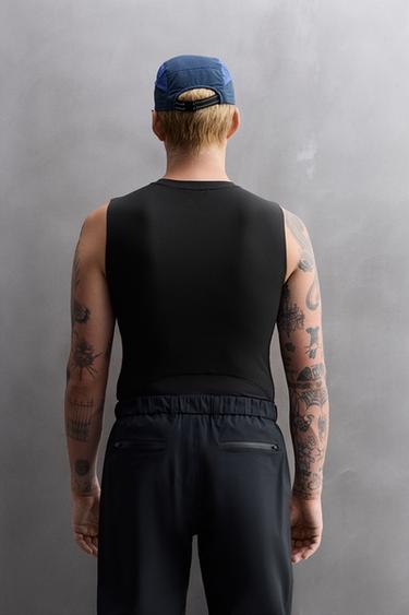 T-SHIRT TANK COMPRESSION - Noir de Zara - Image 2