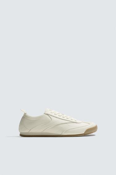 ZAPATILLA ESTILO RETRO - Blanco de Zara - Imagen 0