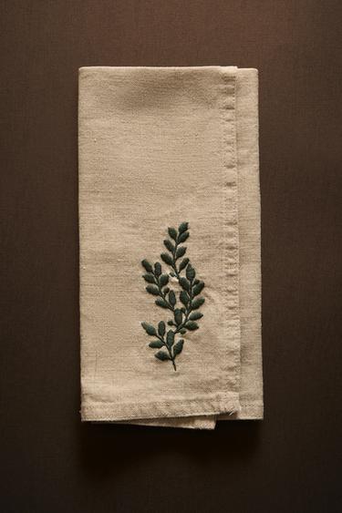PACK OF LINEN CHRISTMAS NAPKINS WITH GREEN LEAVES (PACK OF 2) - Green by Zara - Image 5