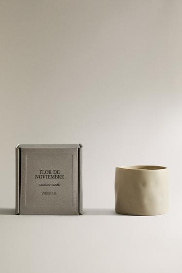 (150 G) FLOR DE NOVIEMBRE SCENTED CANDLE - Brick by Zara - Image 0
