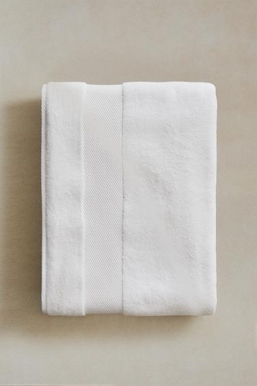 EXTRA SOFT BATH TOWEL (800 GXM²) - White by Zara