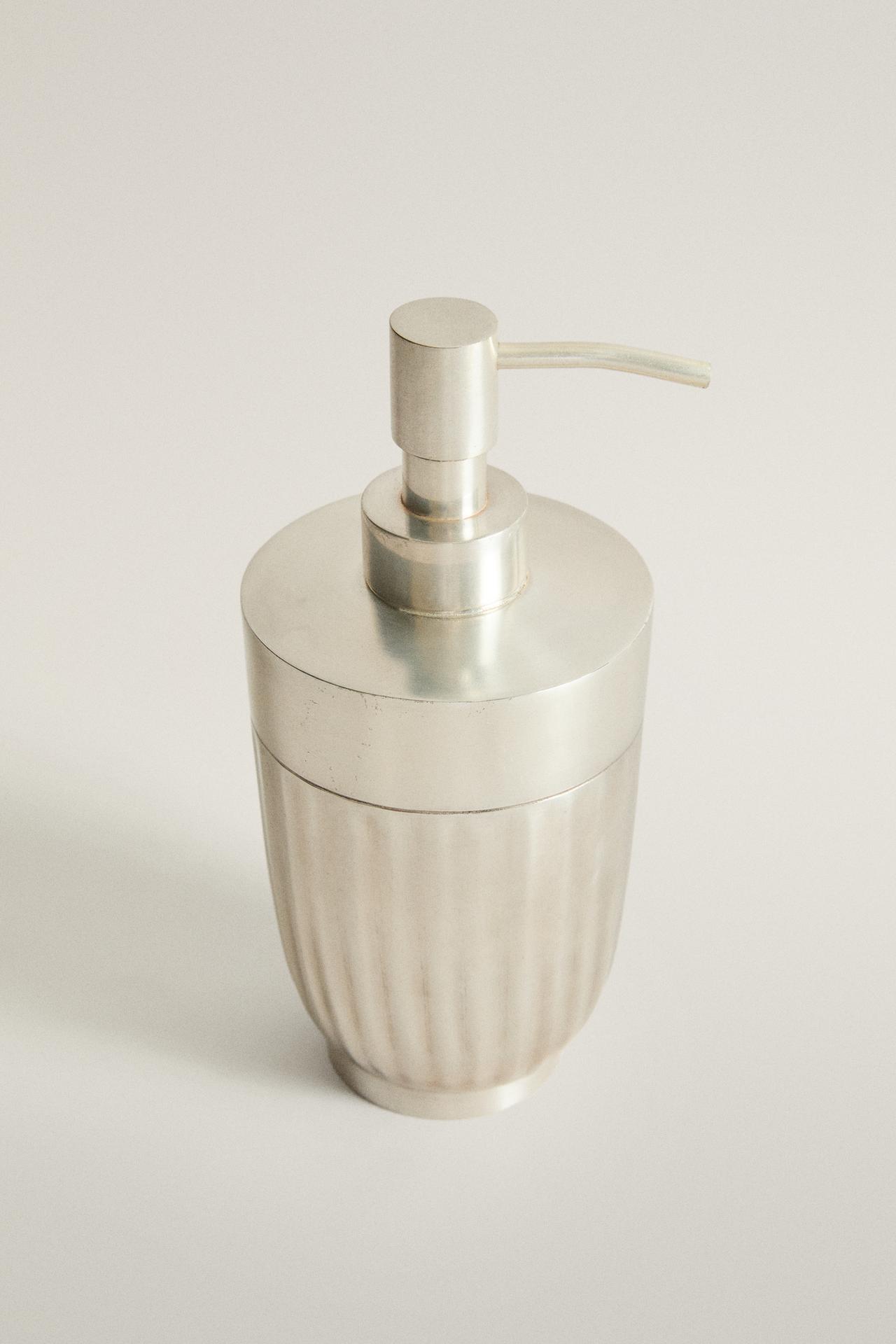 SCALLOPED METAL SOAP DISPENSER — Silver