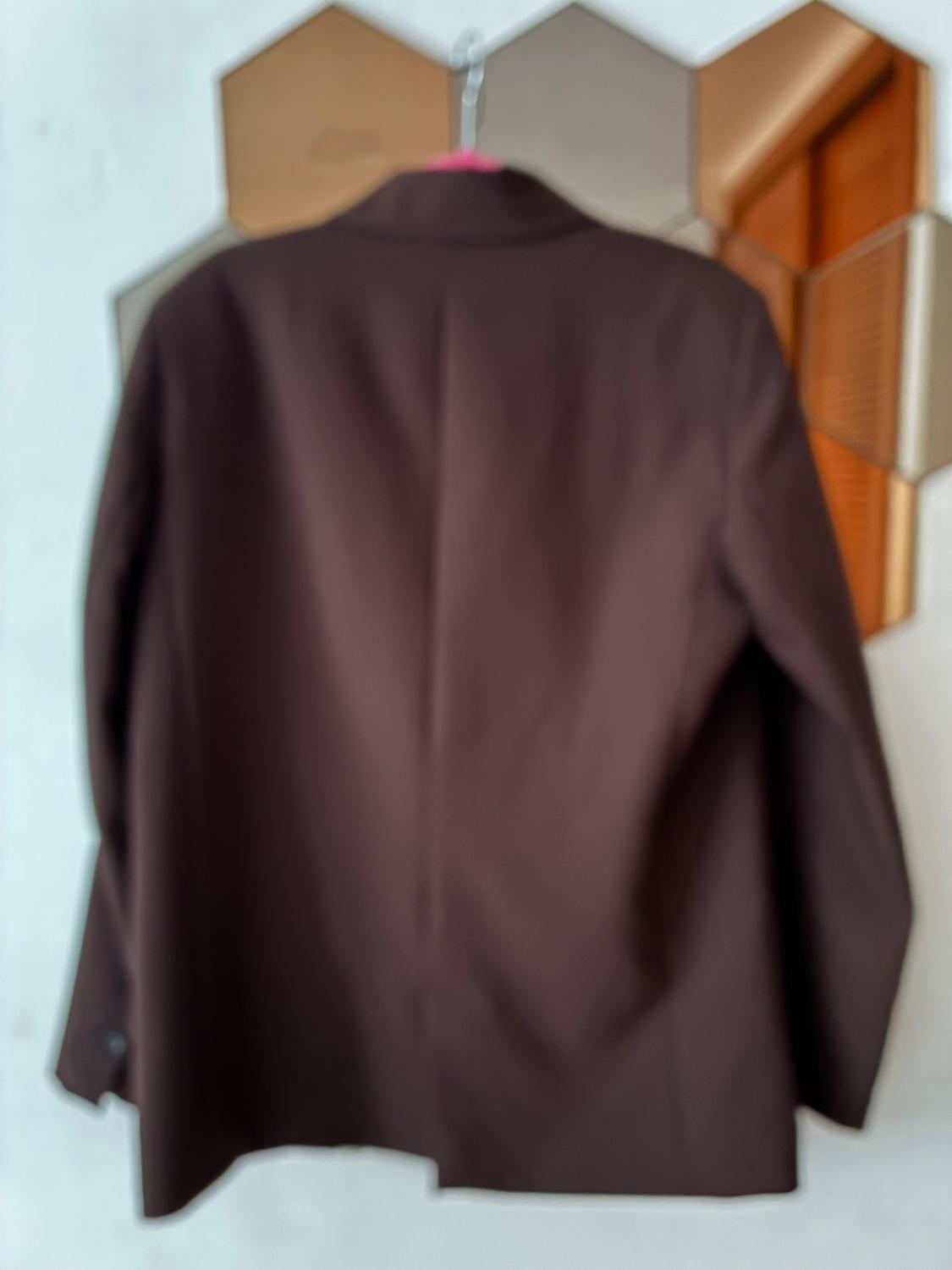 STRAIGHT-FIT BLAZER WITH SHOULDER PADS - Image 2