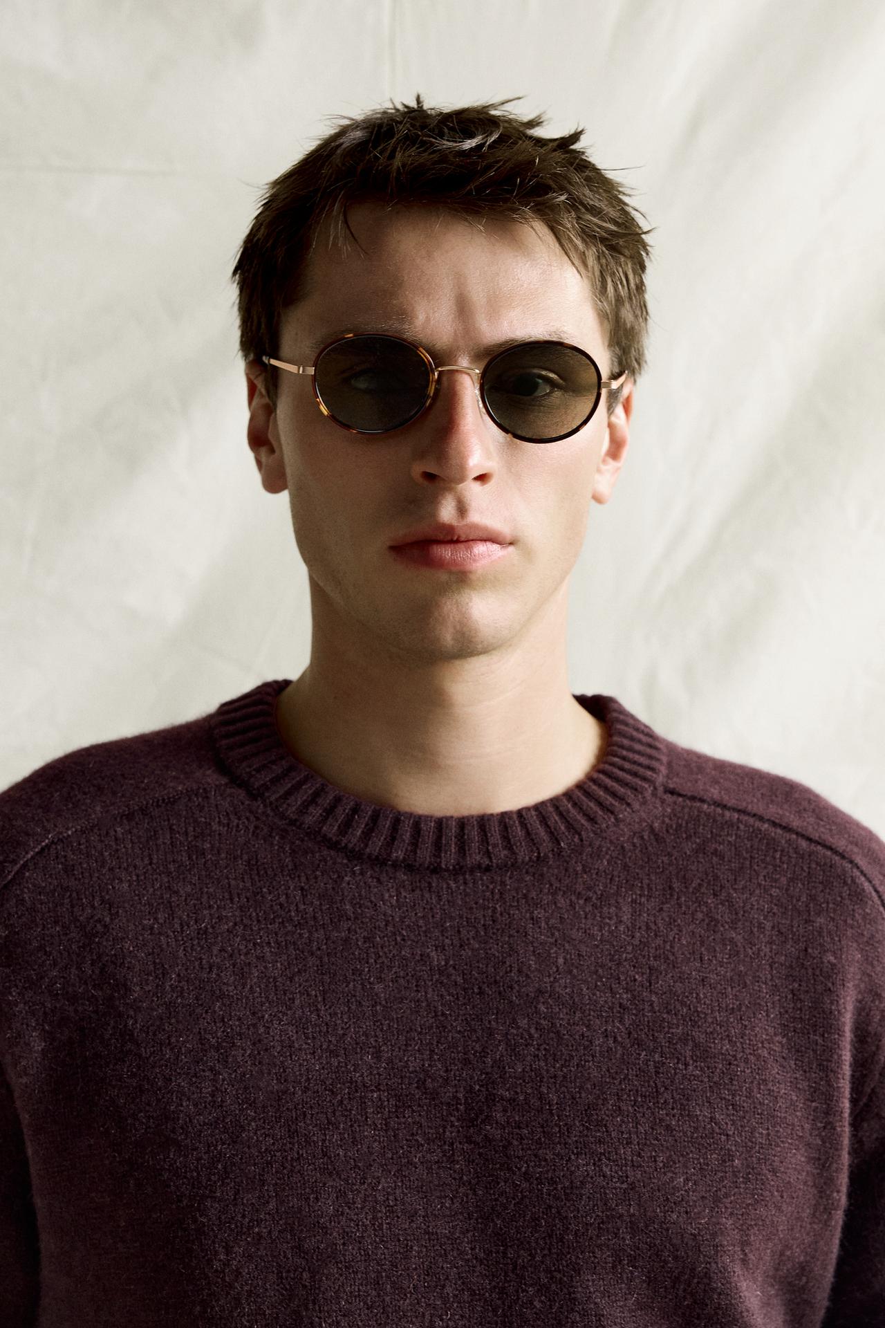 ROUND SUNGLASSES — Tortoise shell
