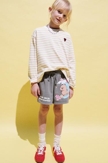 PANTALLONA TË SHKURTRA ME EFEKT TË LARË KAPIBARA KAPIFAN © - Gri e errët nga Zara