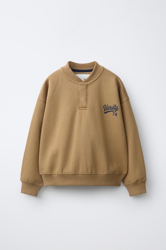 SUDADERA ESTAMPADO VARSITY - Tostado de Zara - Imagen 0