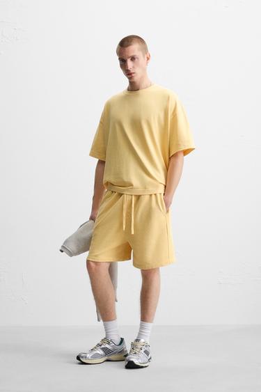 Zara WASHED JOGGER SHORTS - Mid-yellow